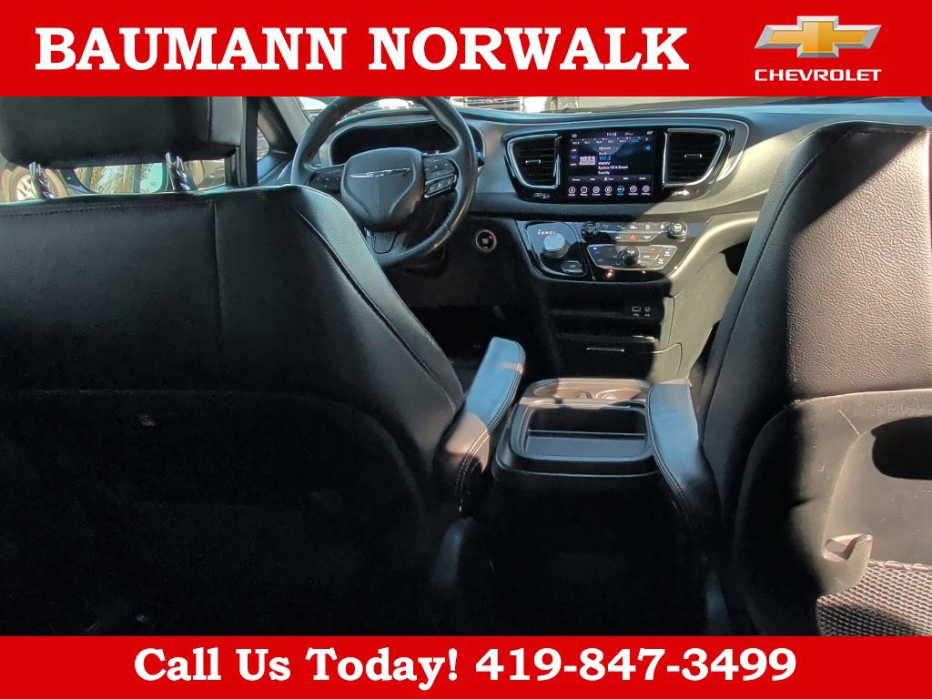 Used 2018 Chrysler Pacifica Touring-L w/ Advanced Safetytec Group FWD image 36
