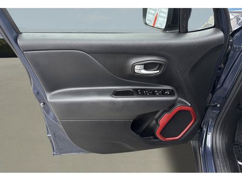 Used 2023 Jeep Renegade Trailhawk AWD/4WD image 14