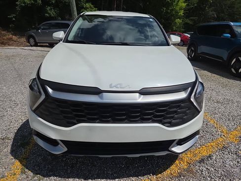 Used 2023 Kia Sportage LX FWD image 2