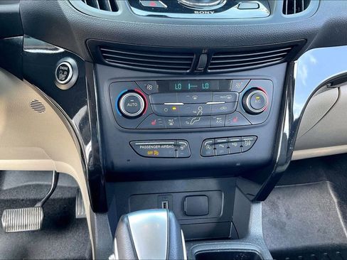 Used 2019 Ford Escape Titanium w/ U9j03 - Titanium Tow Package AWD/4WD image 32