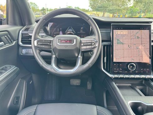 Used 2026 GMC Acadia Elevation w/ Elevation Premium Package image 12