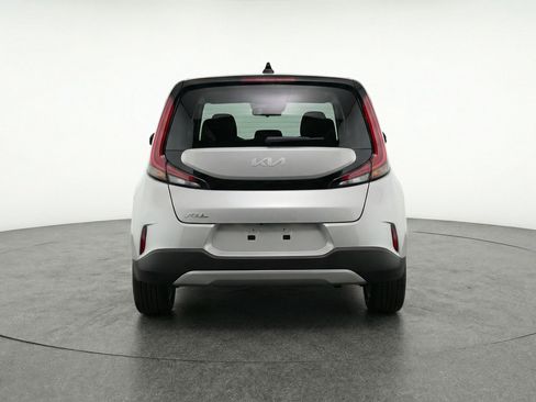 Used 2025 Kia Soul LX w/ LX Technology Package image 7