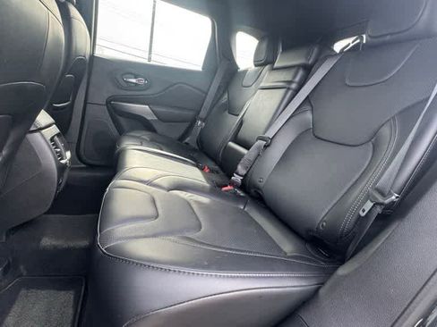 Used 2019 Jeep Cherokee High Altitude AWD/4WD image 16