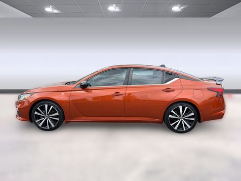 Used 2020 Nissan Altima 2.5 SR FWD image 2