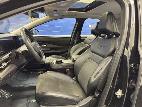 Used 2023 Nissan Ariya FWD image 20