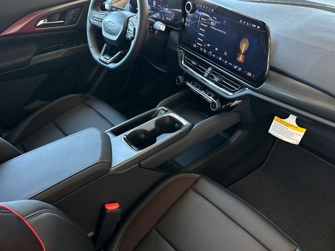 New 2025 Chevrolet Equinox EV RS image 16