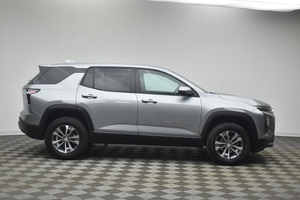 Used 2026 Chevrolet Equinox LT FWD image 11