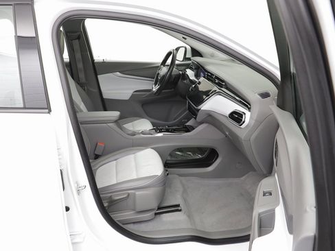 Used 2022 Chevrolet Bolt EUV Premier w/ Sun & Sound Package image 22