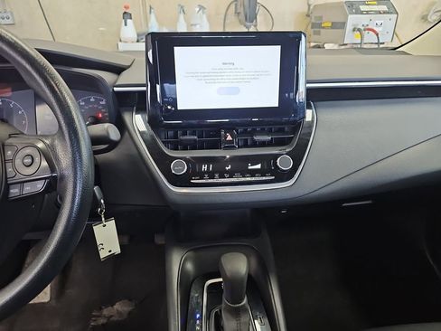 Used 2024 Toyota Corolla LE image 19