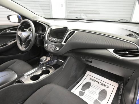 Used 2023 Chevrolet Malibu LT FWD image 17