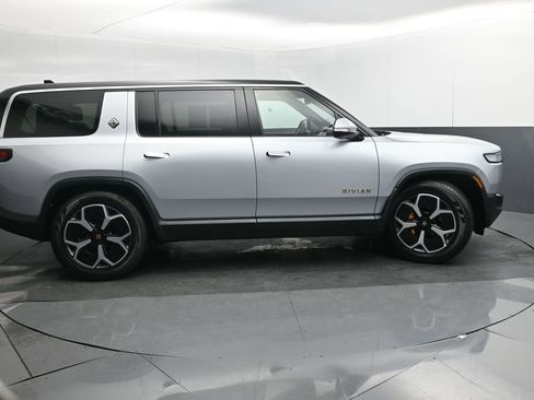 Used 2023 Rivian R1S Adventure image 6
