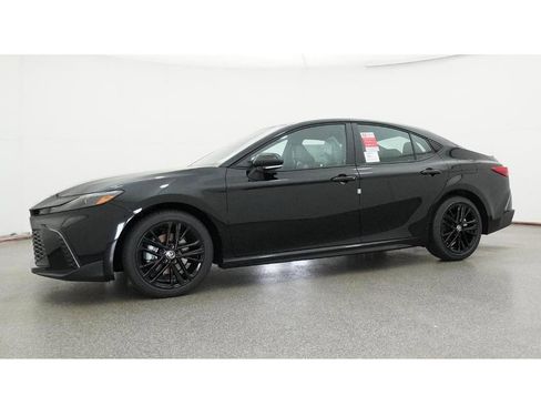 New 2026 Toyota Camry SE image 18