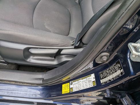 Used 2022 Toyota Corolla LE FWD image 15