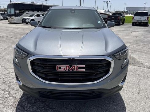 Used 2021 GMC Terrain SLE FWD image 2