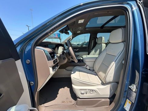 Used 2025 GMC Yukon Denali w/ Sun & Power Step Package AWD/4WD image 7