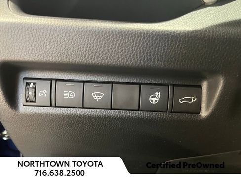 Used 2022 Toyota RAV4 XLE Premium image 13