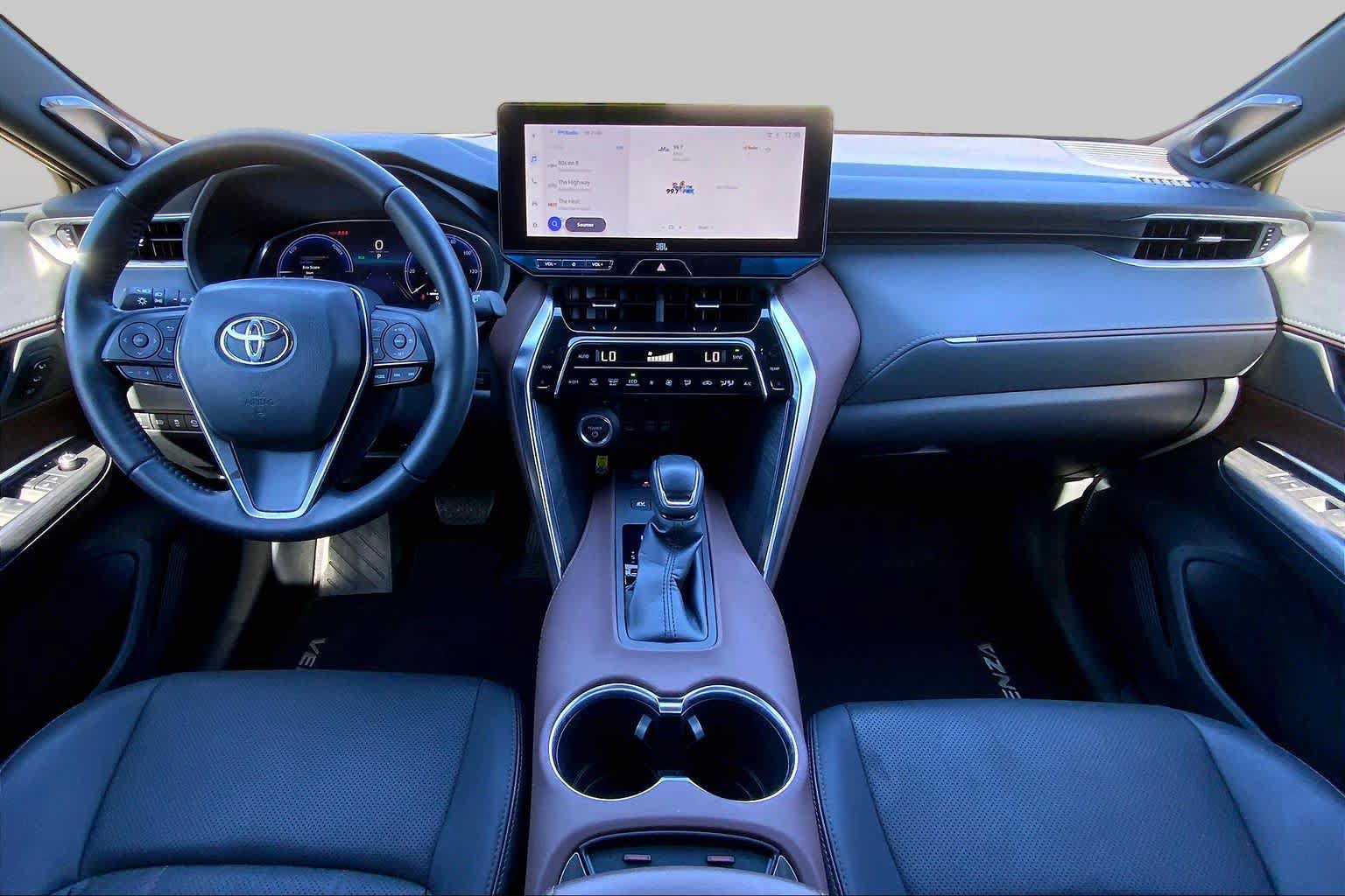 Used 2024 Toyota Venza Limited AWD/4WD image 15