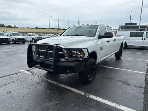 Used 2016 RAM 2500 Tradesman w/ Chrome Appearance Group AWD/4WD image 4