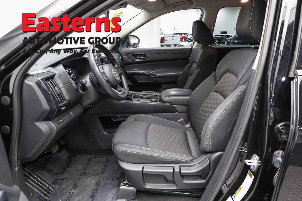 Used 2023 Nissan Pathfinder S AWD/4WD image 15