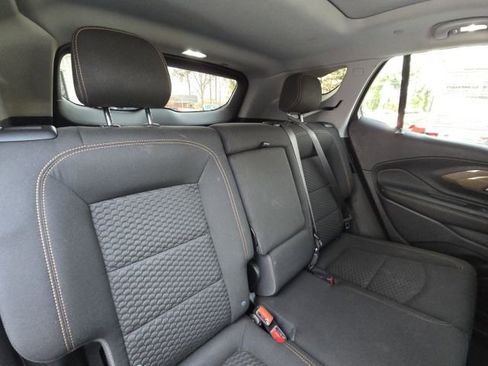 Used 2021 GMC Terrain SLE w/ Driver Convenience Package image 16