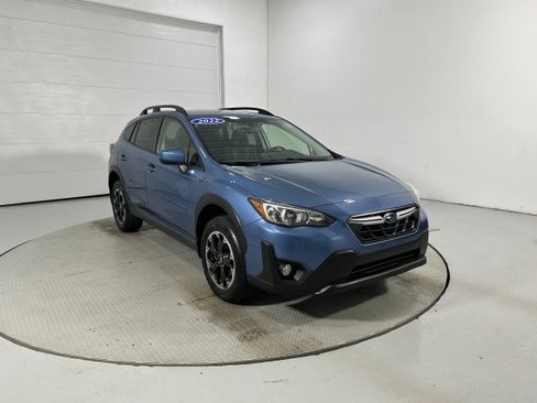 Used 2022 Subaru Crosstrek 2.0i Premium AWD/4WD image 2