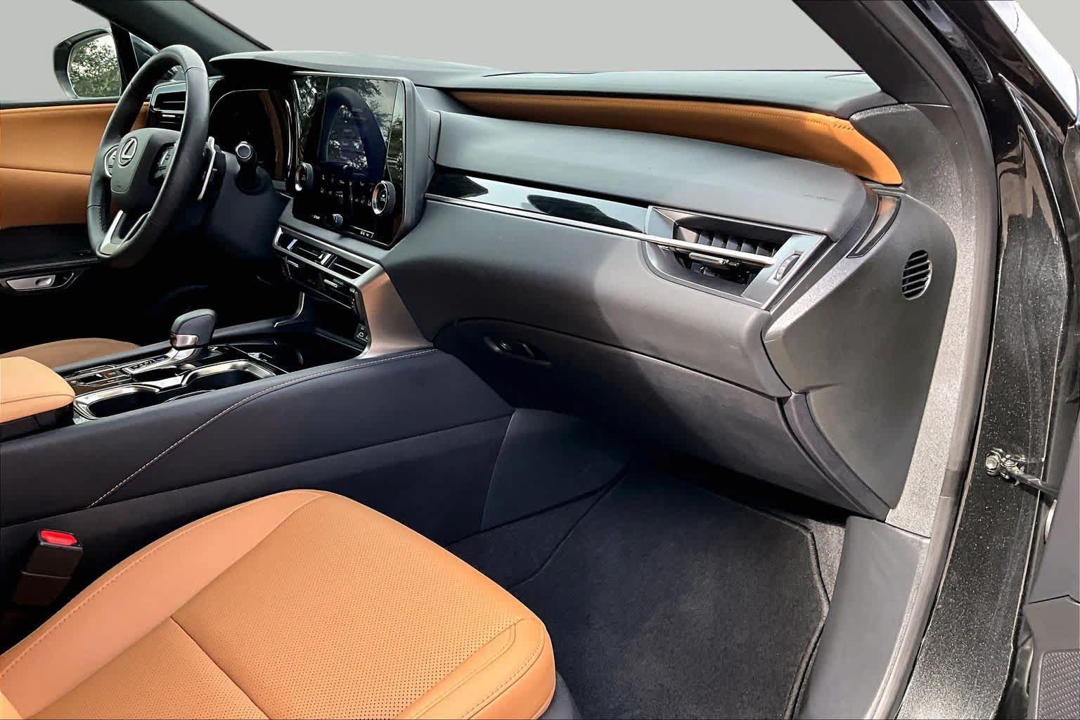 Used 2025 Lexus RX 350 FWD w/ Technology Package image 19
