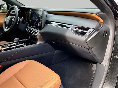 Used 2025 Lexus RX 350 FWD w/ Technology Package image 19