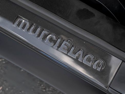 Used 2010 Lamborghini Murcielago LP 670-4 SV image 11