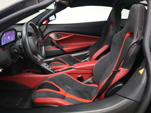 Used 2019 McLaren 720S Performance RWD image 21