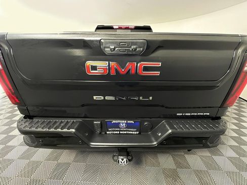Used 2024 GMC Sierra 3500 Denali w/ Denali Reserve Package image 19