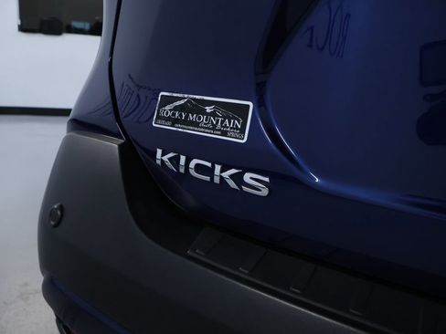 Used 2020 Nissan Kicks SR w/ Exterior Package image 10