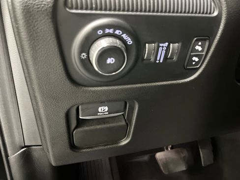 Used 2024 Jeep Wagoneer L Series II w/ Flexible Seating Group image 14