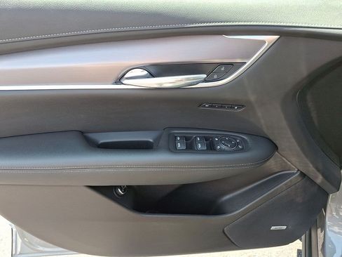 Certified 2024 Cadillac XT6 Luxury w/ LPO, Floor Liner Package AWD/4WD image 14