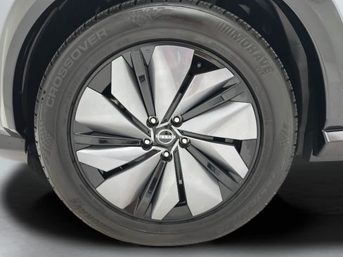 Used 2024 Nissan Ariya AWD image 9