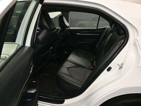 Used 2023 Toyota Camry SE image 29