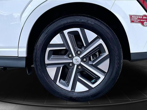 Used 2023 Hyundai Kona SEL FWD image 35