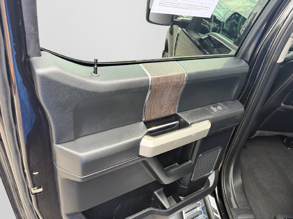 Used 2020 Ford F350 Lariat w/ Lariat Value Package AWD/4WD image 33