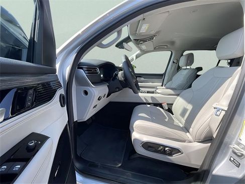 Used 2024 Jeep Wagoneer Series II image 22