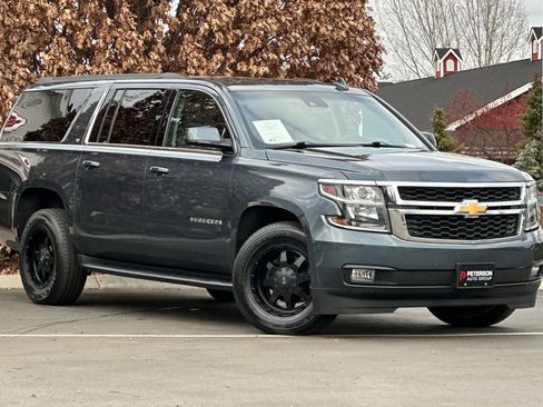 Used 2019 Chevrolet Suburban LT image 2