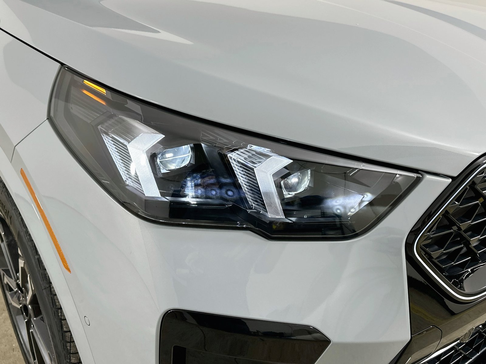 New 2026 BMW X2 xDrive28i w/ Technology Package AWD/4WD image 9