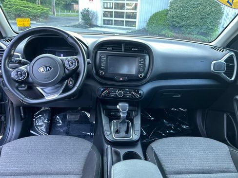 Used 2020 Kia Soul GT-Line FWD image 12