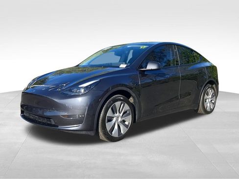 Used 2024 Tesla Model Y Long Range AWD/4WD image 1