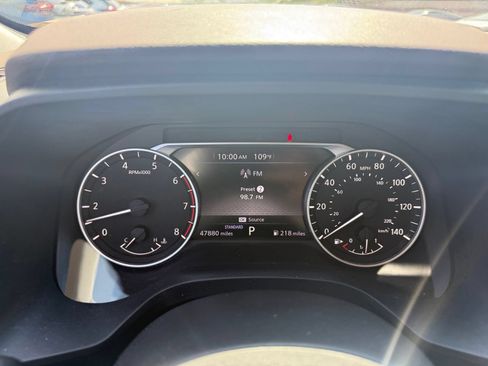 Certified 2022 Nissan Rogue SV w/ SV Premium Package FWD image 16
