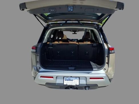 Certified 2023 Nissan Pathfinder Platinum AWD/4WD image 9