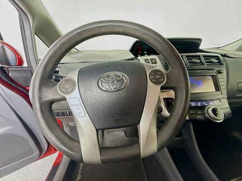 Used 2014 Toyota Prius V Three image 10