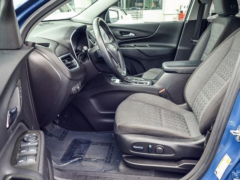 Used 2024 Chevrolet Equinox LT image 2