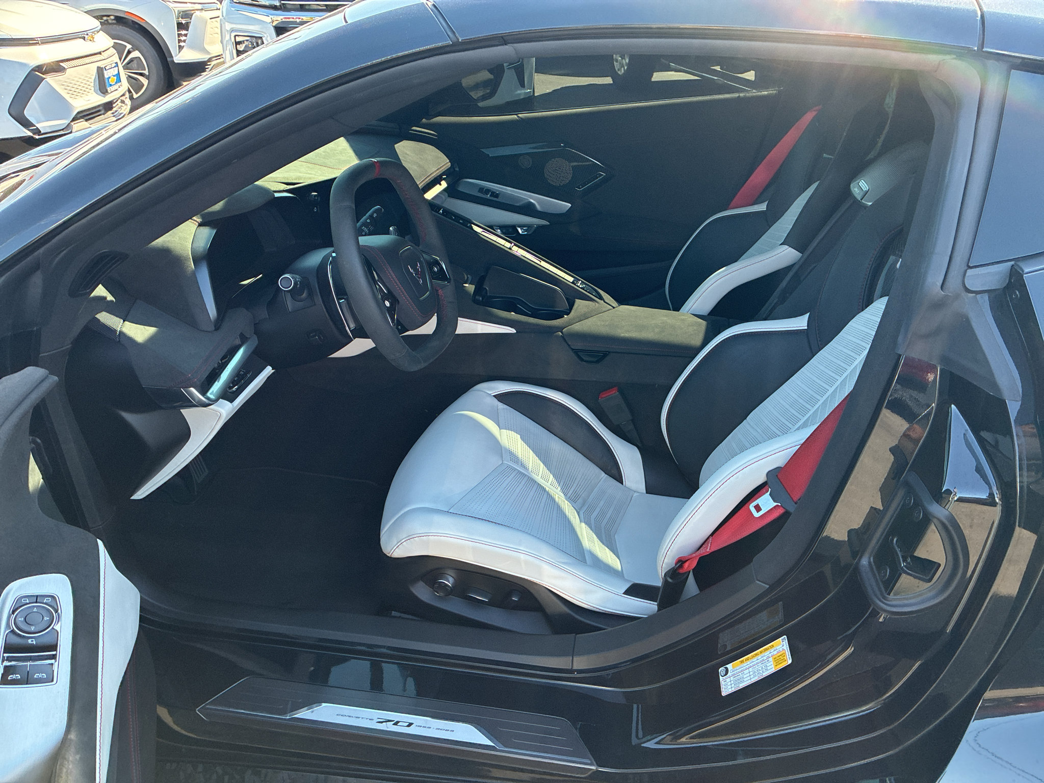 Used 2023 Chevrolet Corvette Stingray Premium Cpe w/ Z51 Performance Package RWD image 22