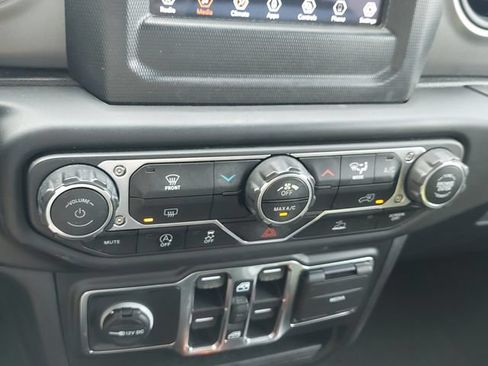 Used 2022 Jeep Wrangler Unlimited Sport AWD/4WD image 33