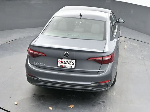 Used 2024 Volkswagen Jetta Sport image 41