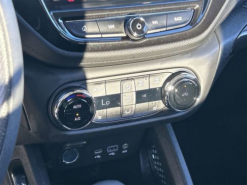 Used 2023 Chevrolet TrailBlazer LT w/ Convenience Package image 23